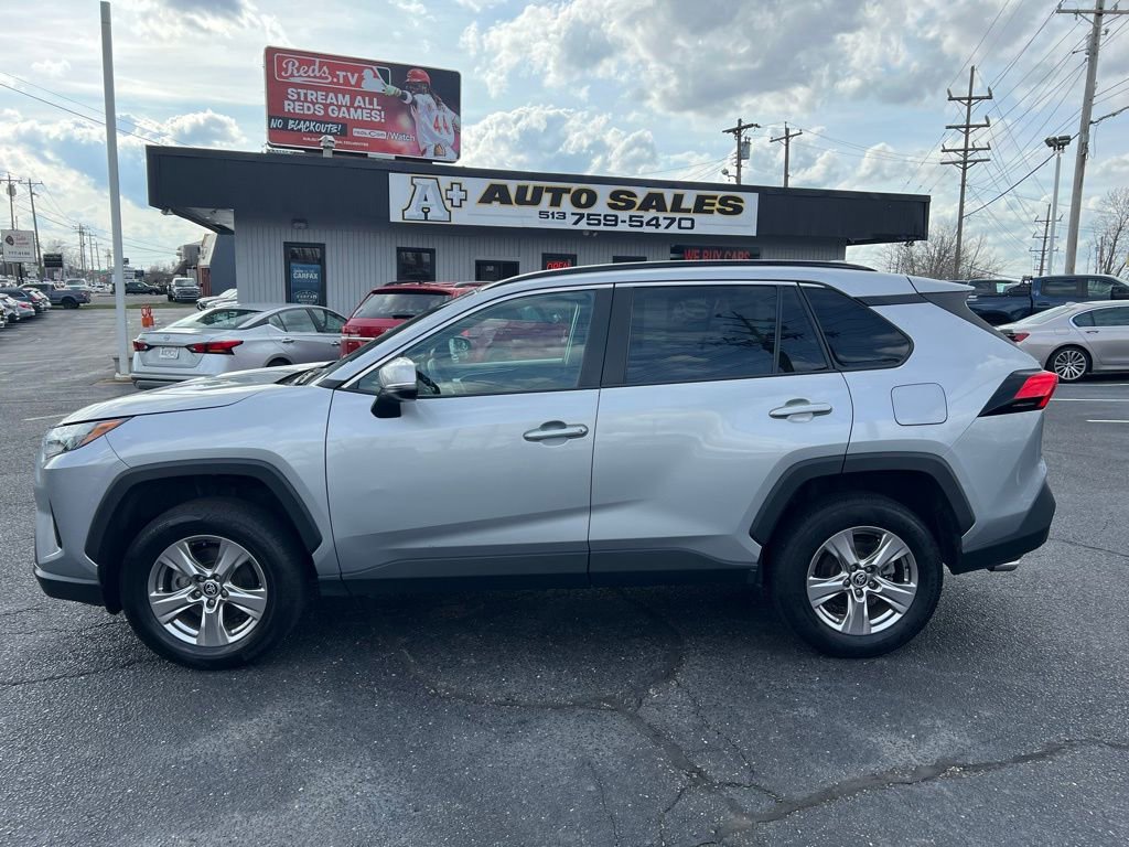 Used 2022 Toyota RAV4 XLE image 1