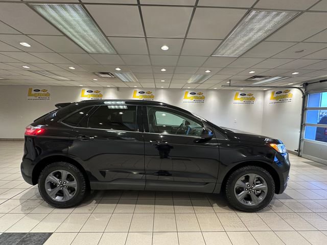 Used 2023 Ford Edge SEL w/ Sport Appearance Package image 3