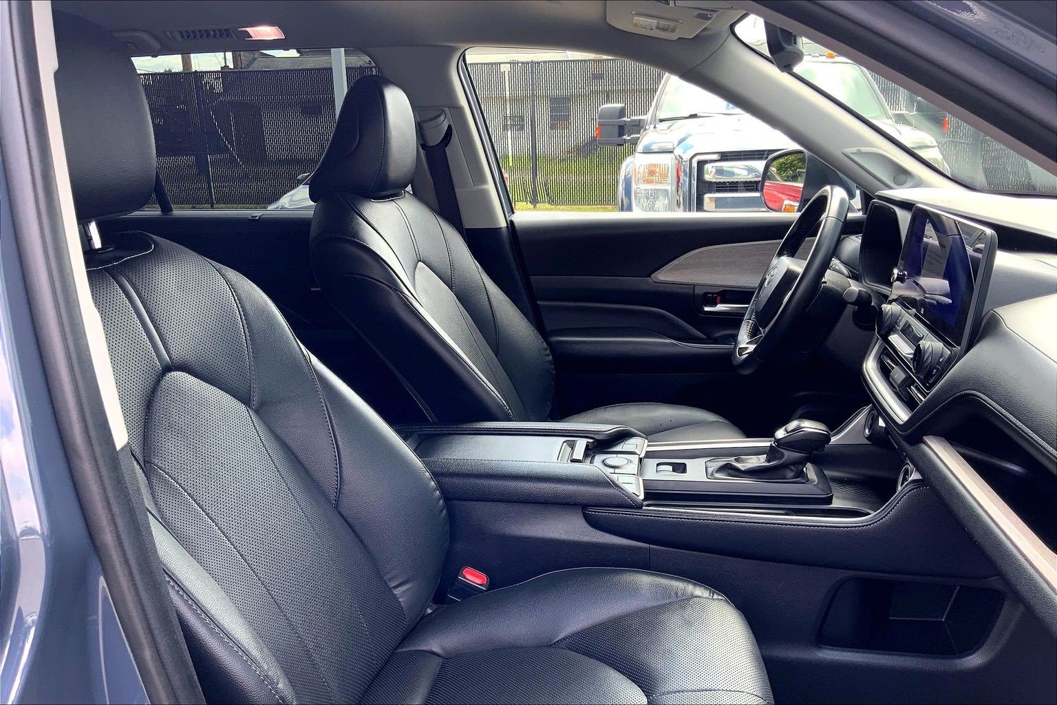 Used 2024 Toyota Grand Highlander AWD image 9