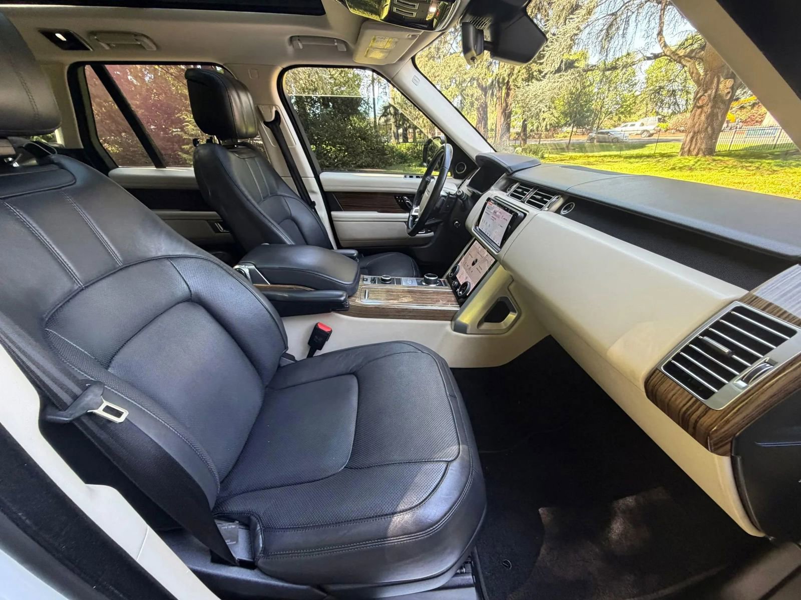 Used 2018 Land Rover Range Rover HSE AWD/4WD image 10