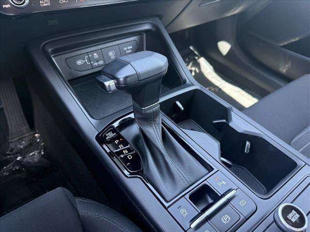 Used 2025 Kia K5 LXS FWD image 16