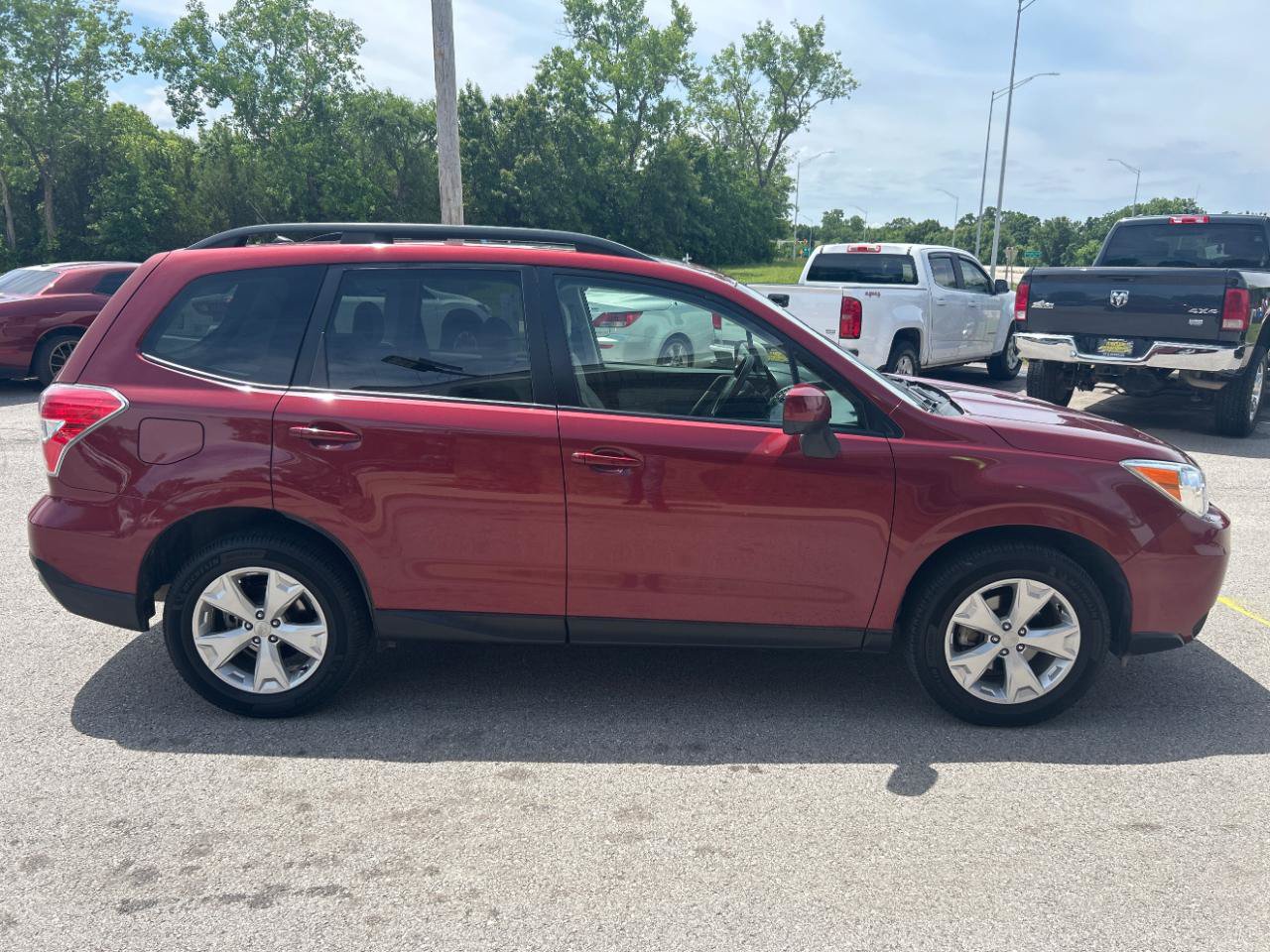Used 2015 Subaru Forester 2.5i Premium w/ All-Weather Package AWD/4WD image 4