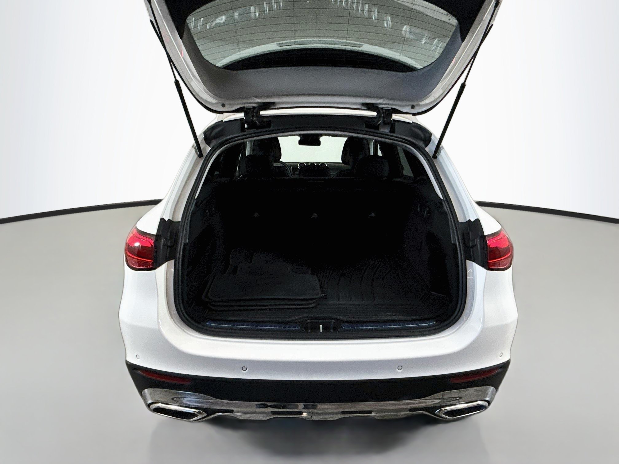 Used 2024 Mercedes-Benz GLC 300 4MATIC image 26