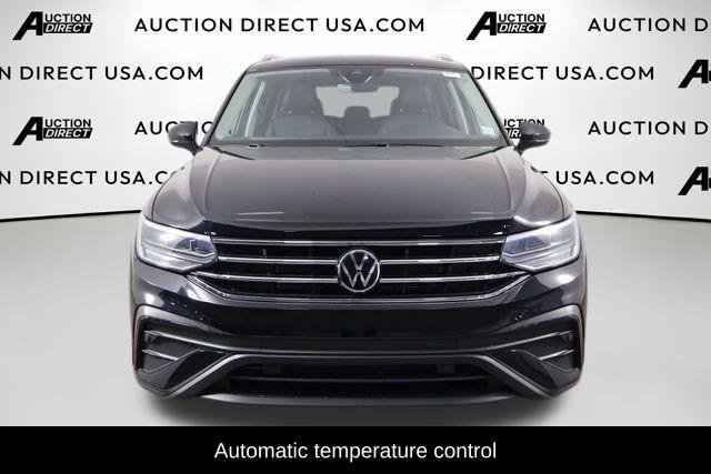 Used 2023 Volkswagen Tiguan SE FWD image 2