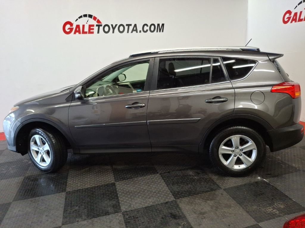 Used 2013 Toyota RAV4 XLE image 9