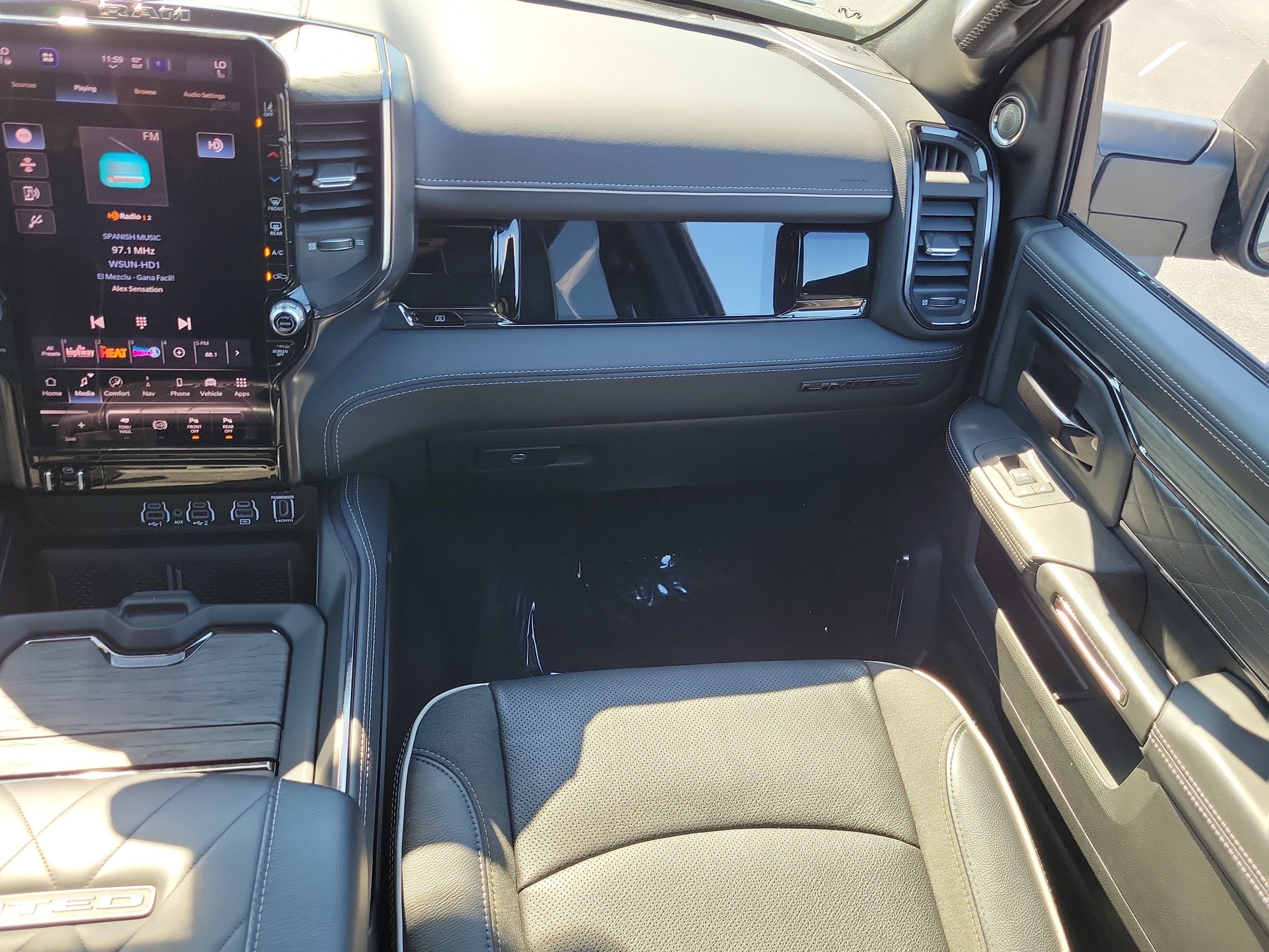 Used 2026 RAM 2500 Limited AWD/4WD image 16