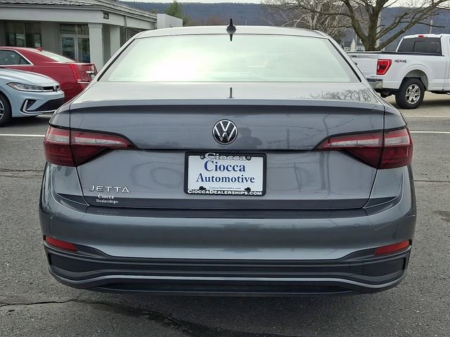 Used 2024 Volkswagen Jetta Sport image 5