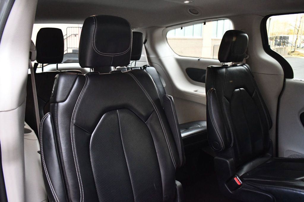 Used 2022 Chrysler Pacifica Touring-L image 27