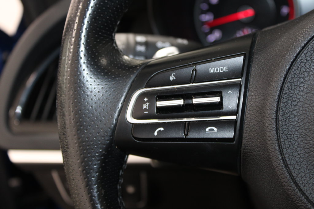 Used 2020 Kia Stinger GT1 RWD image 28