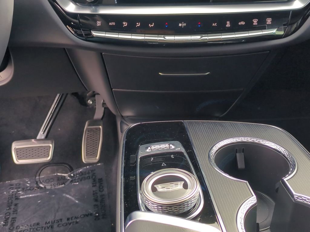 New 2026 Cadillac Lyriq V image 16