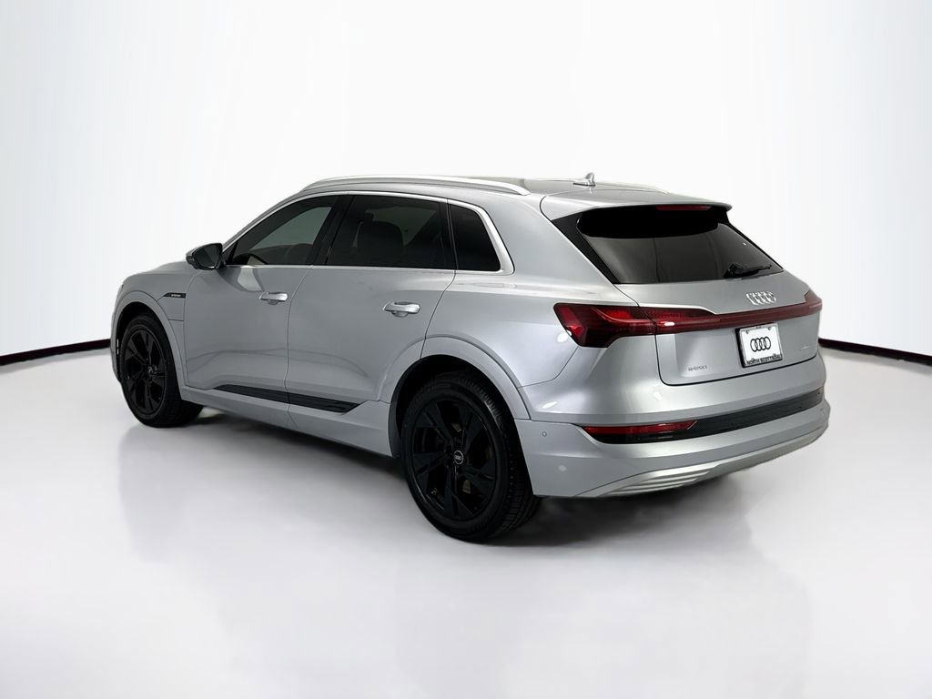 Certified 2023 Audi e-tron Premium Plus w/ Premium Plus Package AWD/4WD image 7