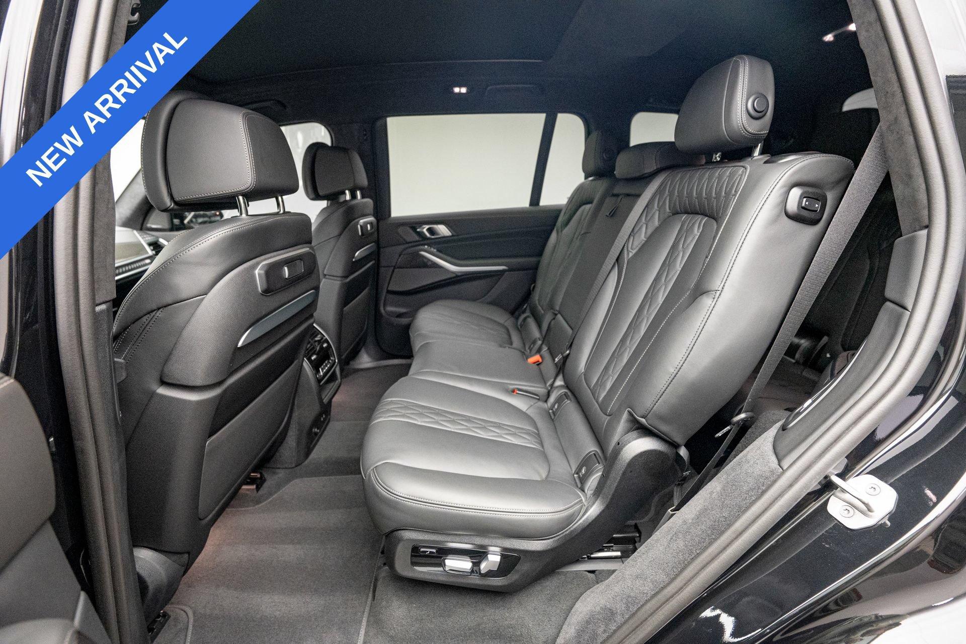 Used 2025 BMW X7 M60i w/ Executive Package AWD/4WD image 17