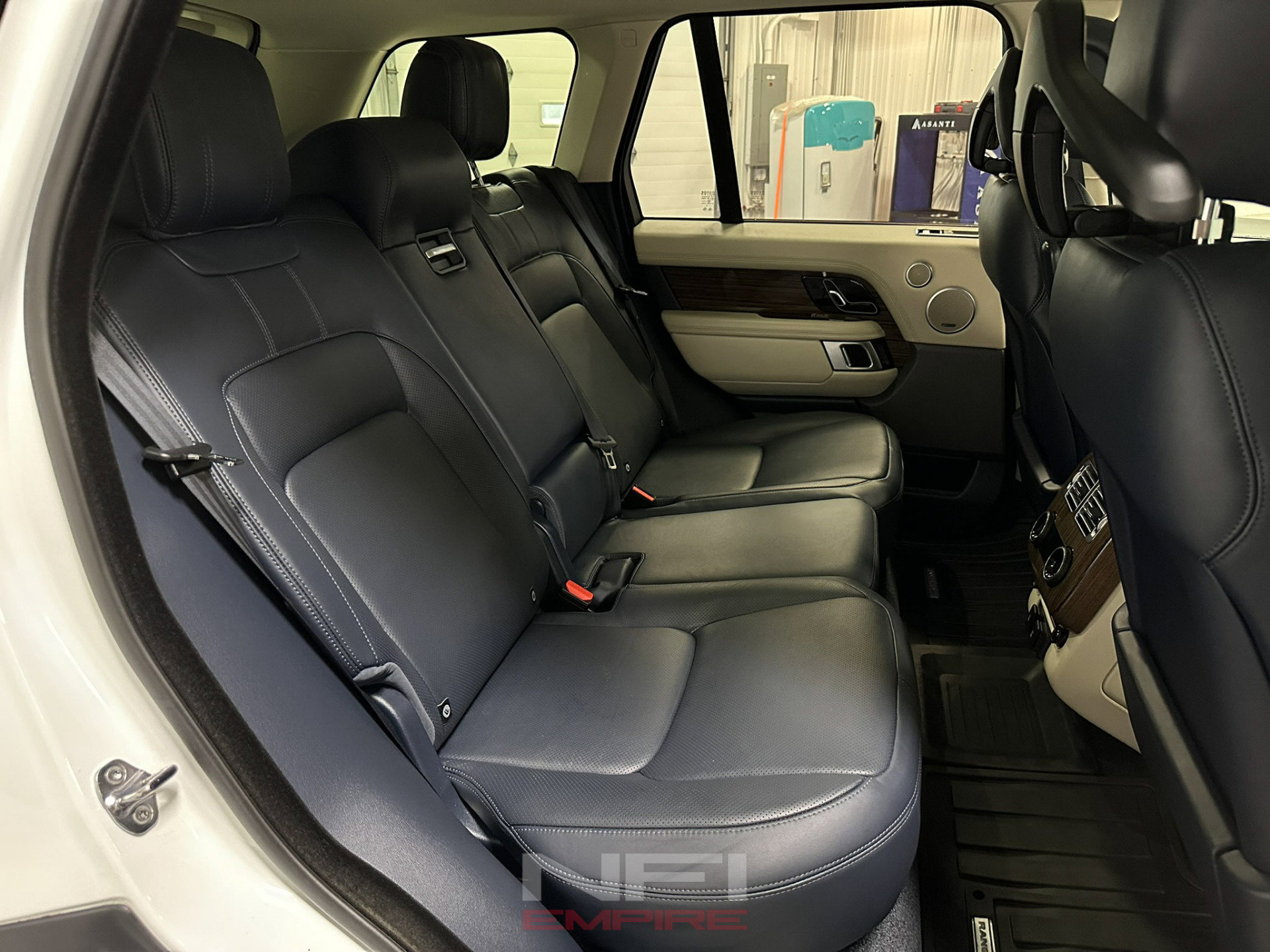 Used 2018 Land Rover Range Rover Supercharged AWD/4WD image 42