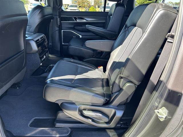 Used 2024 Jeep Wagoneer Series II image 26