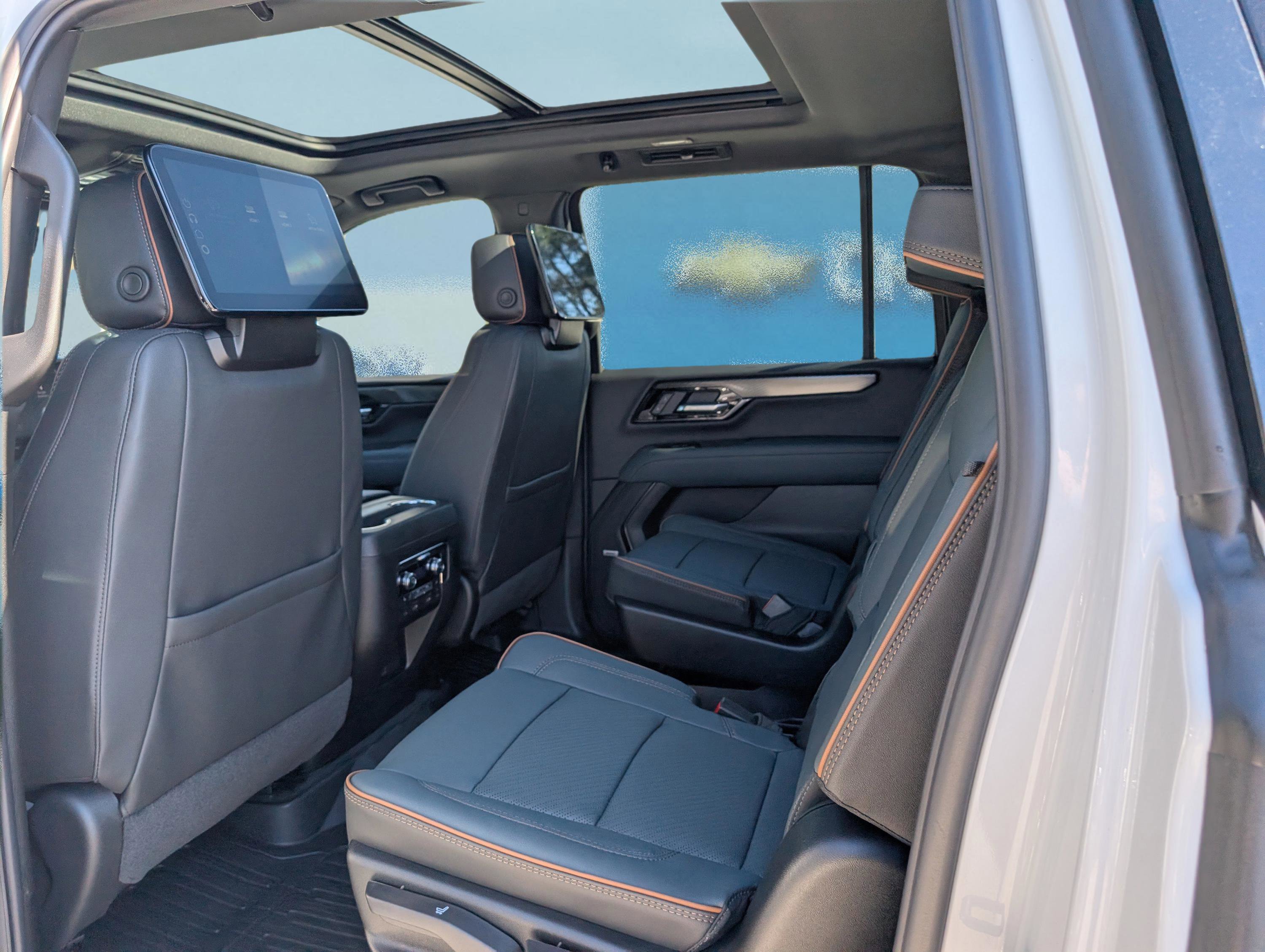 New 2026 GMC Yukon XL AT4 w/ AT4 Premium Plus Package image 15