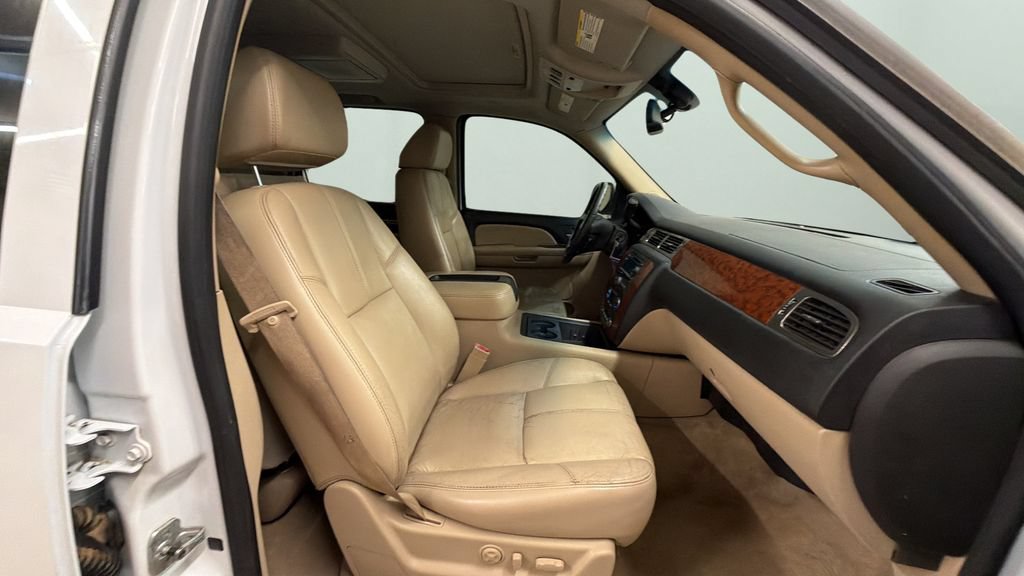 Used 2007 Chevrolet Tahoe LT w/ LT Preferred Equipment Group AWD/4WD image 9