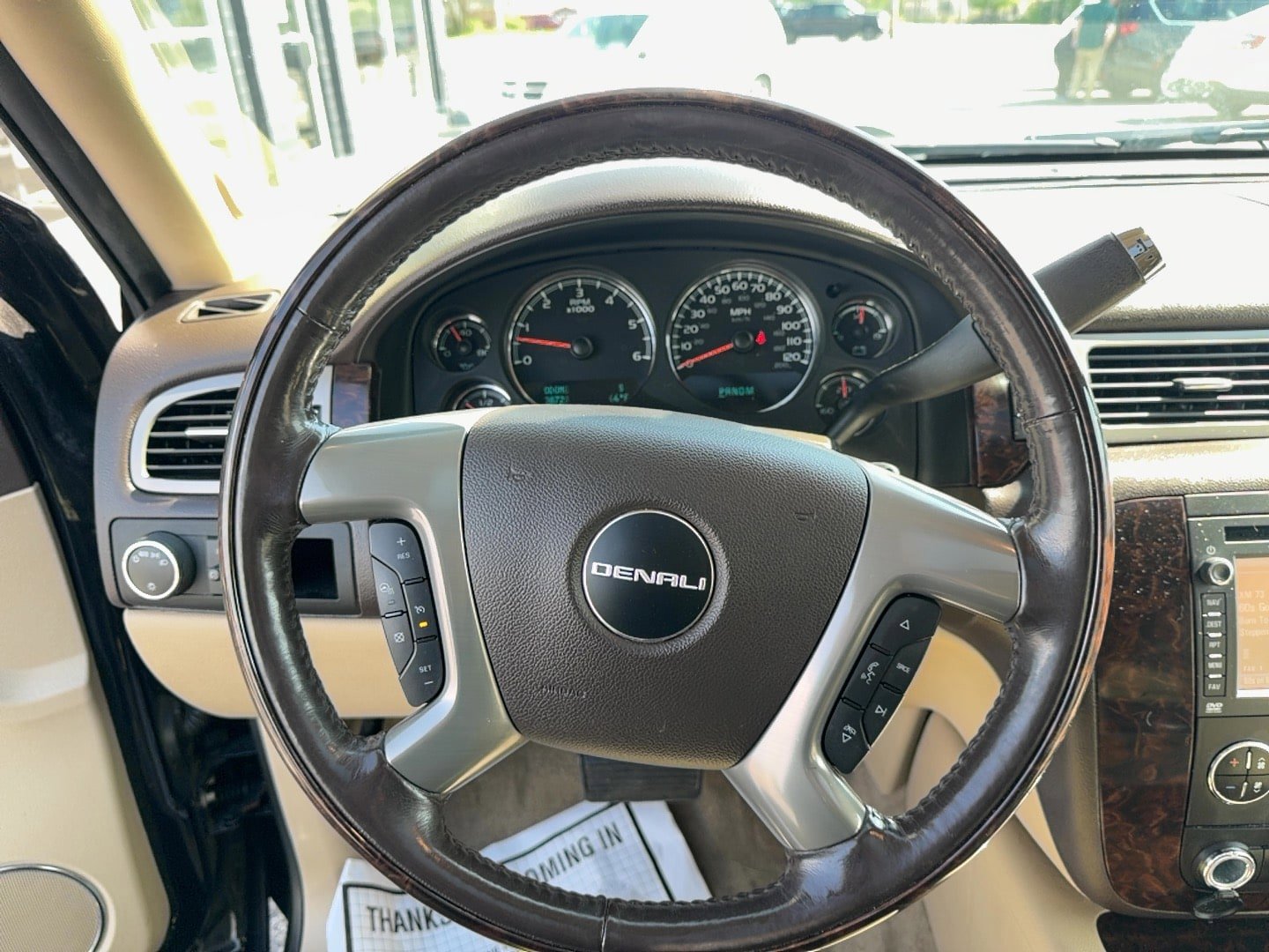 Used 2014 GMC Yukon XL Denali image 26