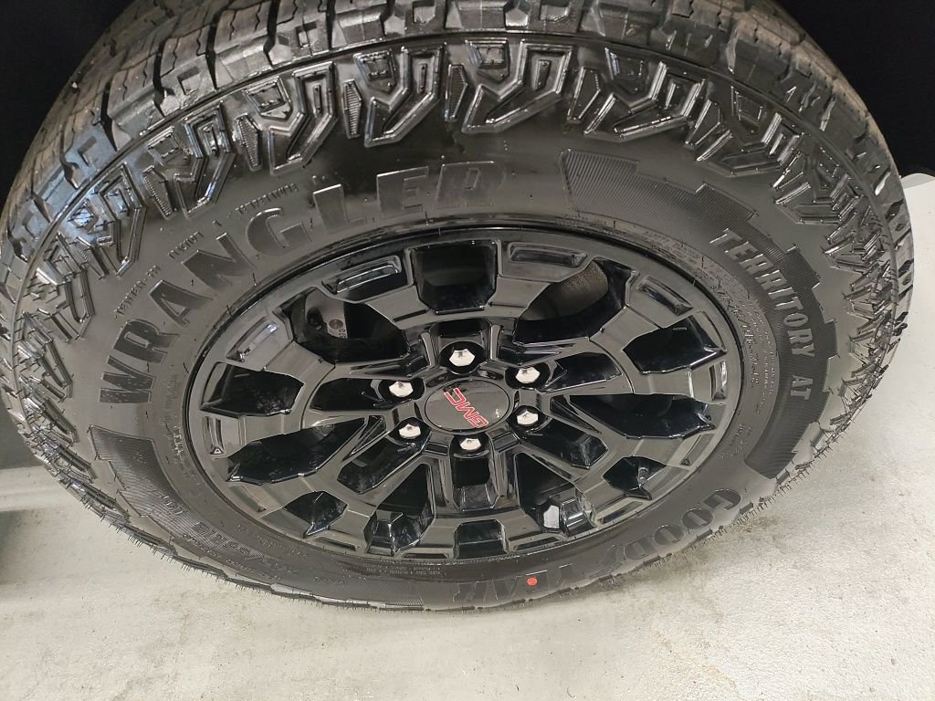 New 2026 GMC Canyon Elevation w/ Convenience Package image 4