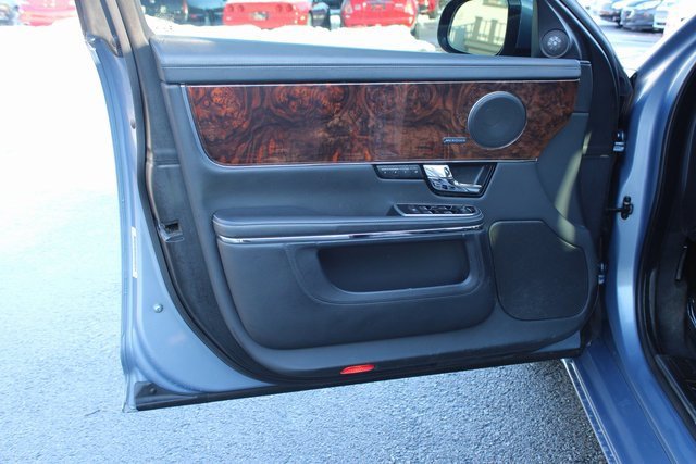 Used 2013 Jaguar XJ AWD image 10