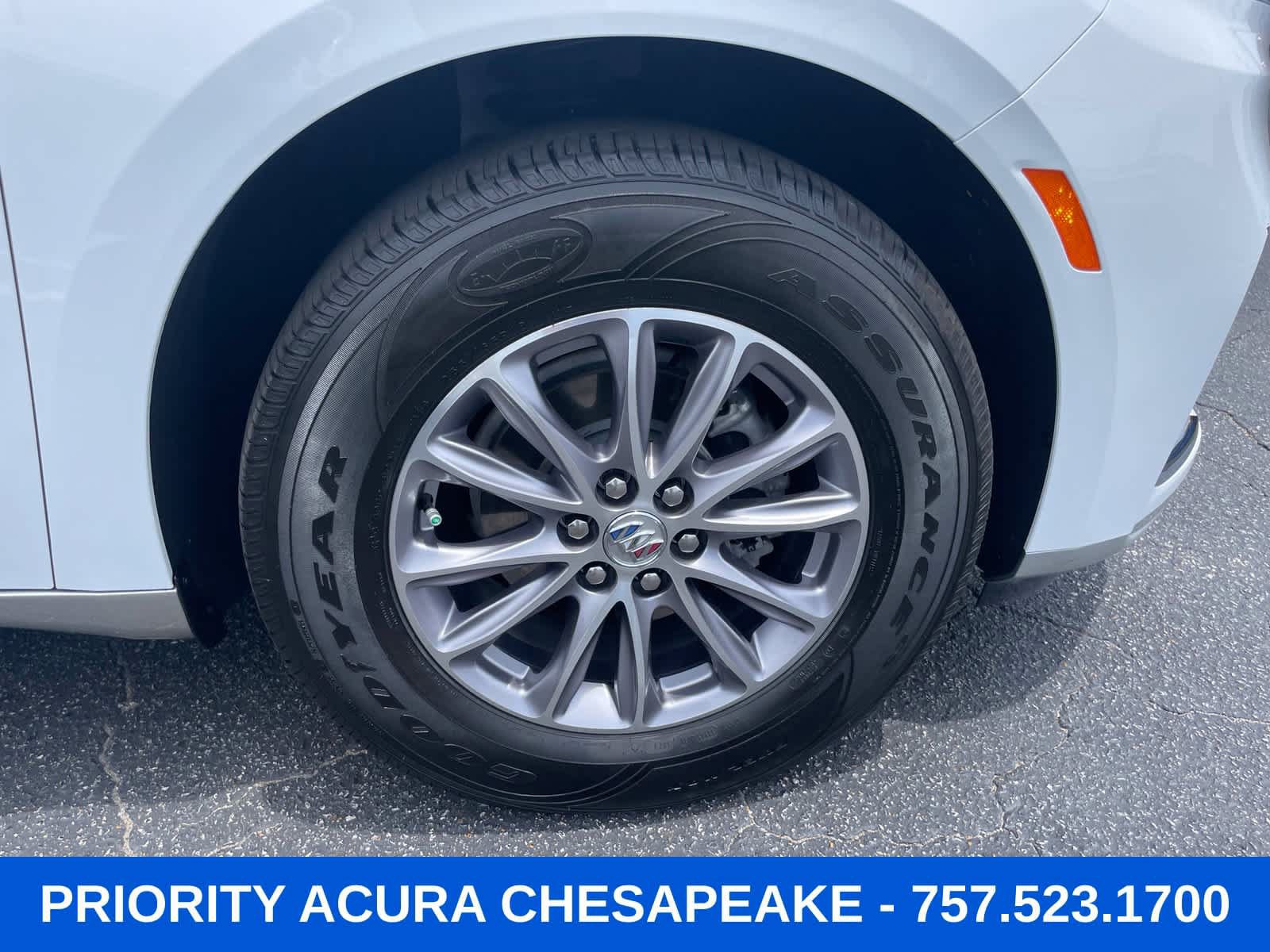 Used 2023 Buick Enclave Essence FWD image 26