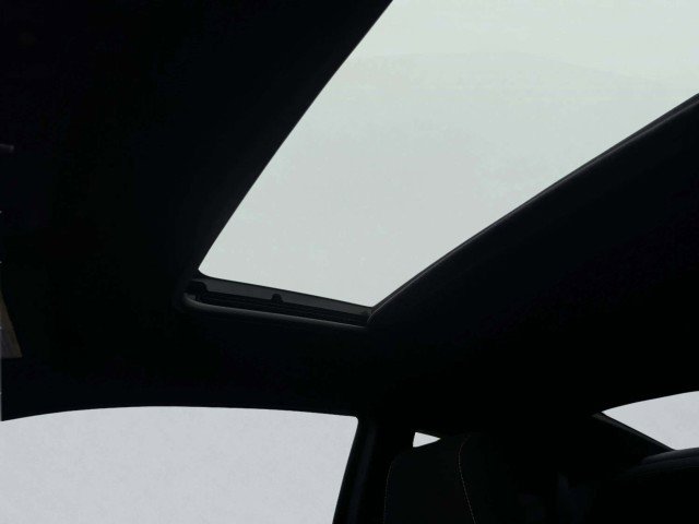 Used 2023 Chevrolet Camaro SS image 34