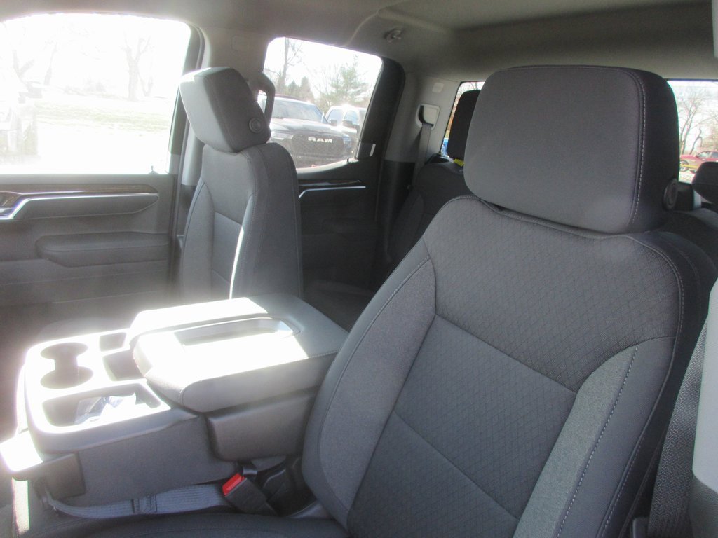 New 2026 GMC Sierra 1500 SLE image 13