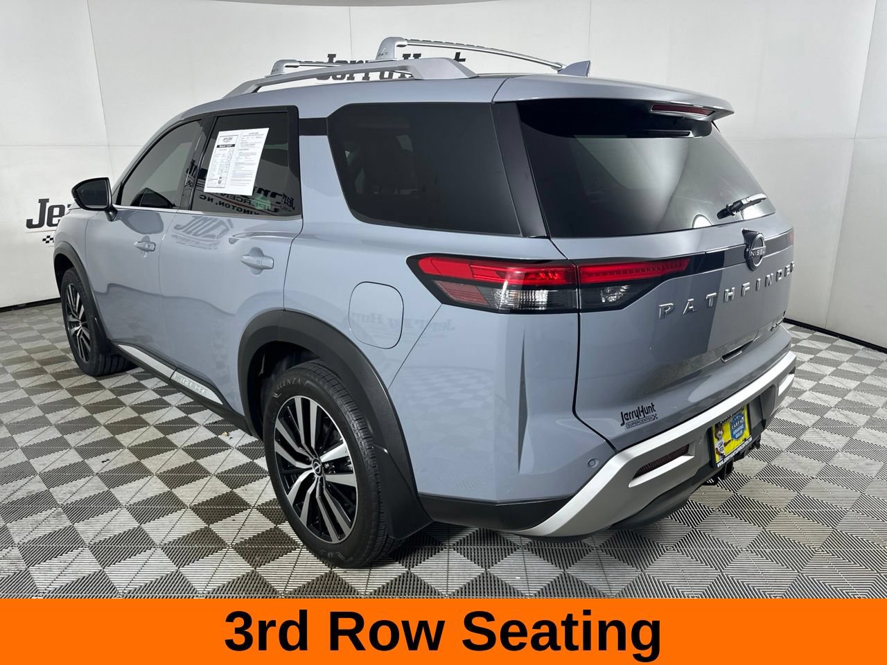Used 2025 Nissan Pathfinder Platinum w/ Cargo Package FWD image 9