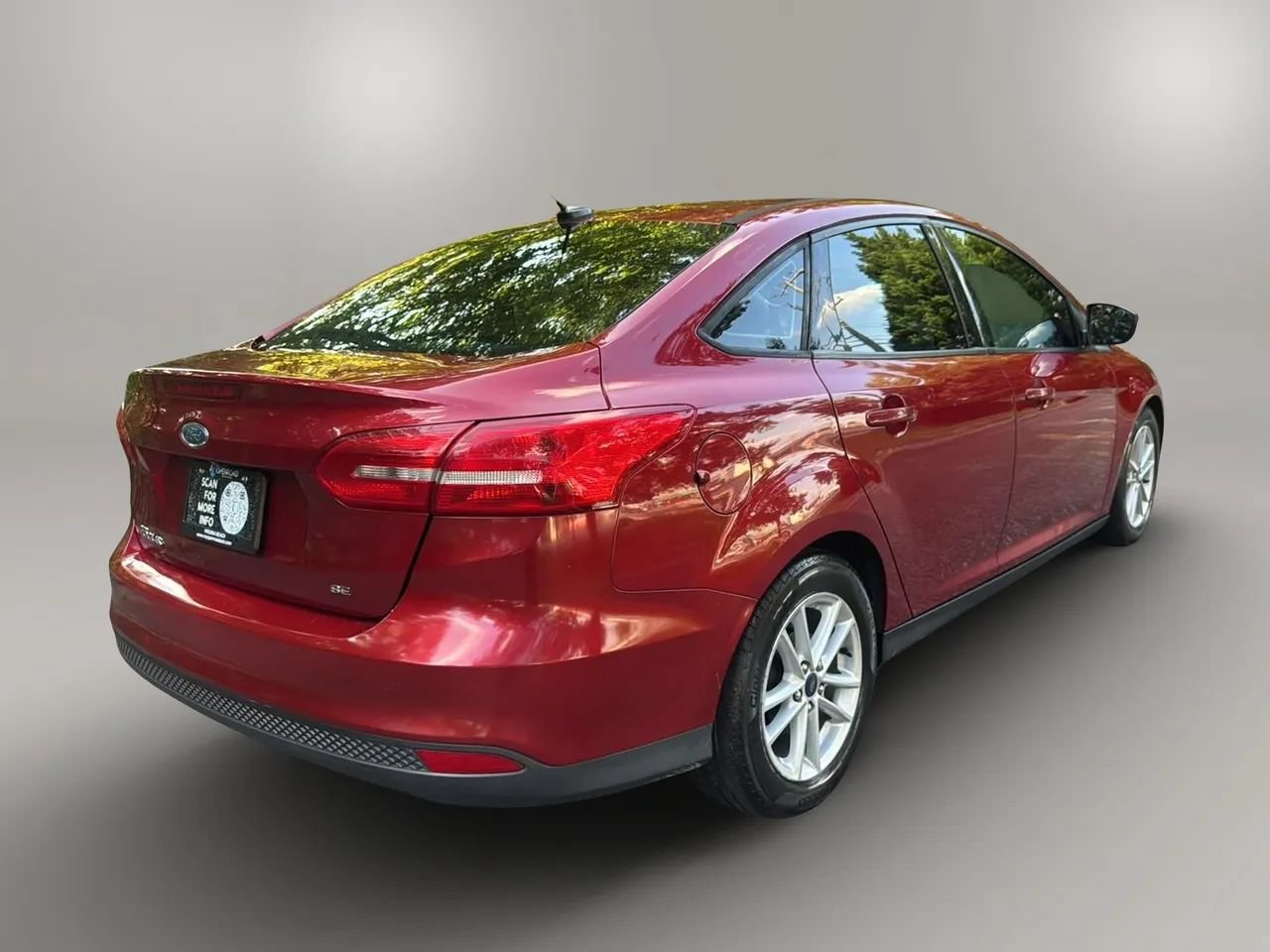 Used 2017 Ford Focus SE FWD image 6