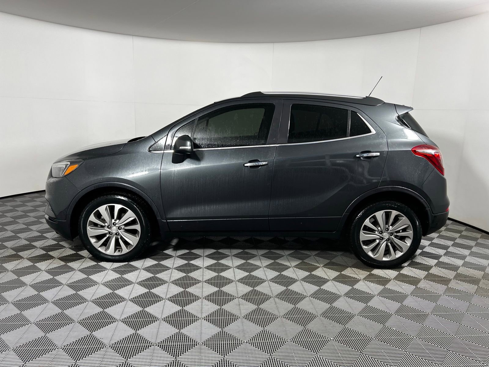 Used 2018 Buick Encore Preferred image 8