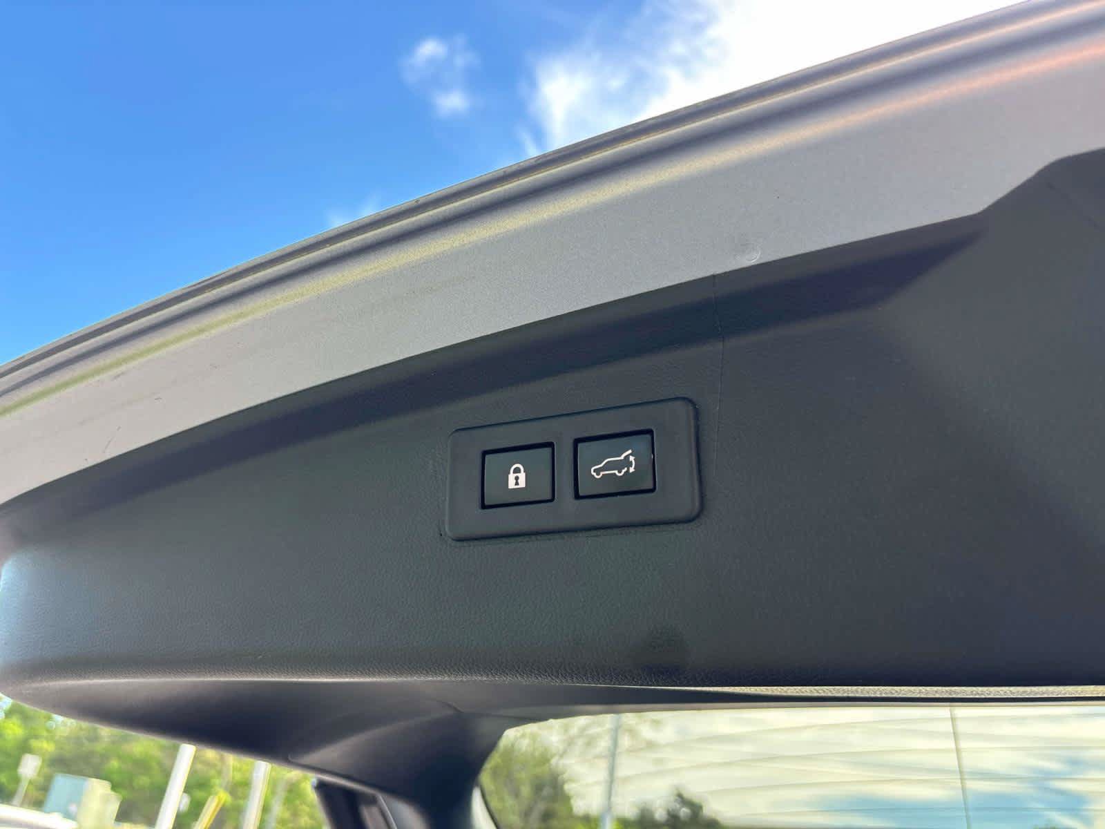 Used 2023 Subaru Outback Premium AWD/4WD image 16