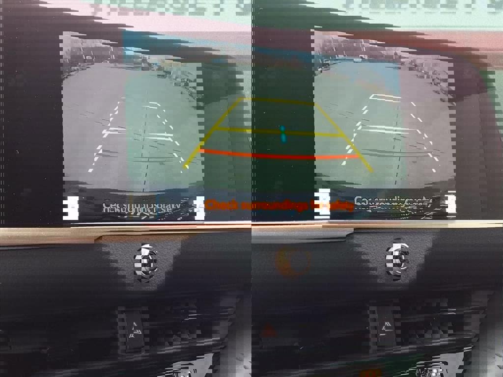 New 2025 Toyota Crown Signia XLE image 17