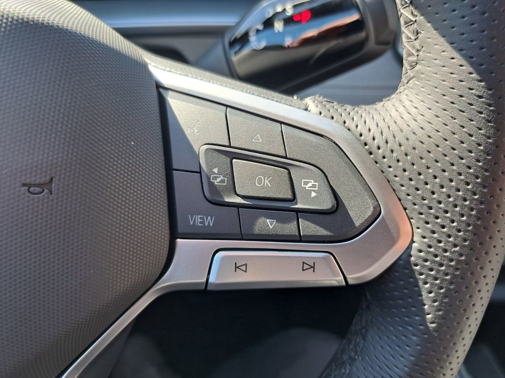 New 2026 Volkswagen Tiguan SE R-Line image 14