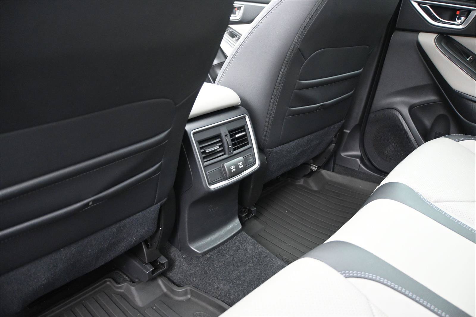 Used 2023 Subaru Forester Limited AWD/4WD image 15