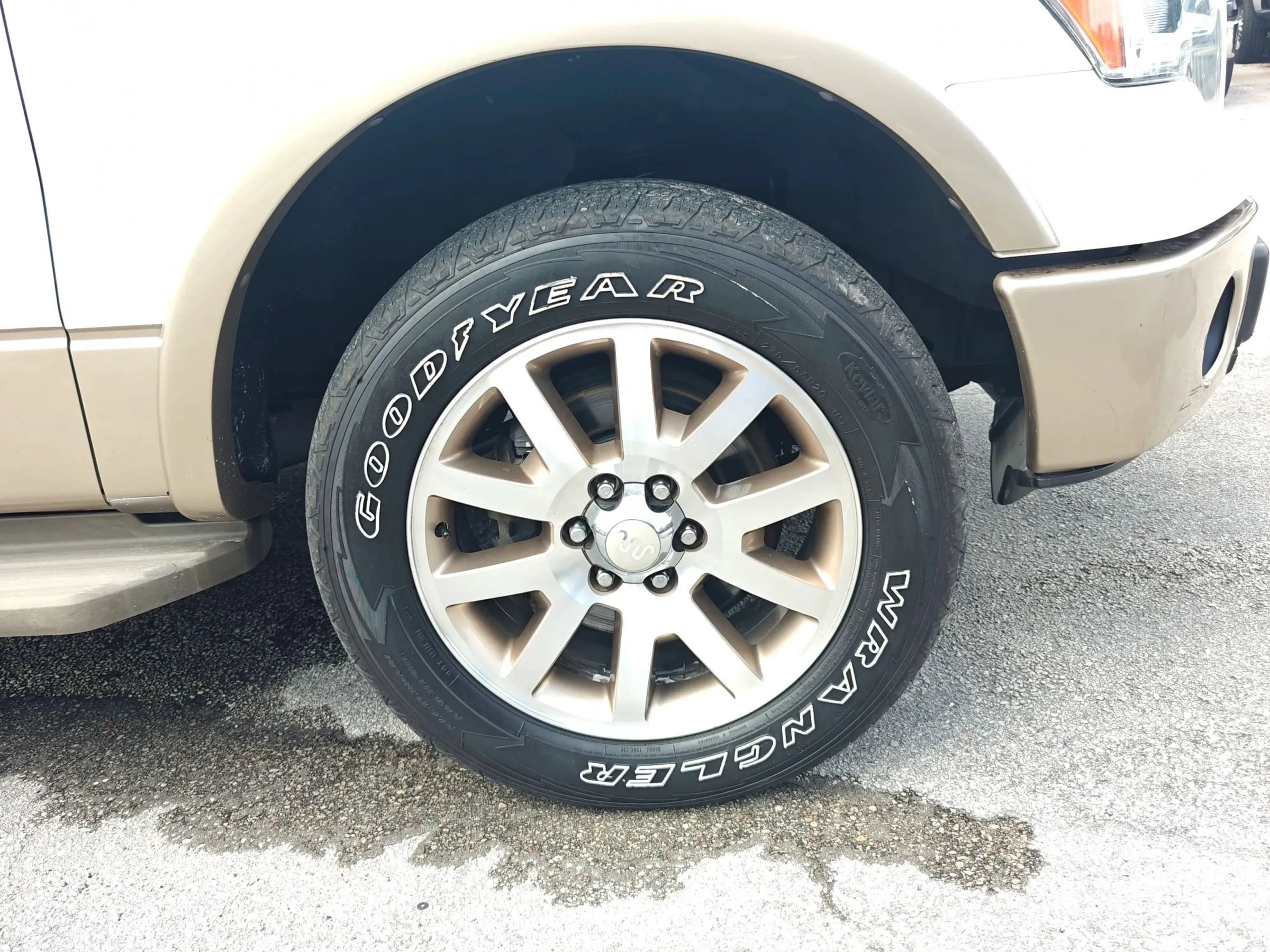 Used 2014 Ford F150 King Ranch AWD/4WD image 36