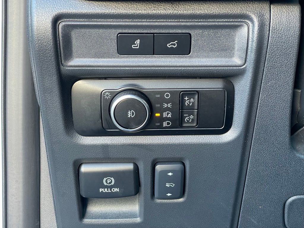 Used 2024 Ford Expedition Limited image 15