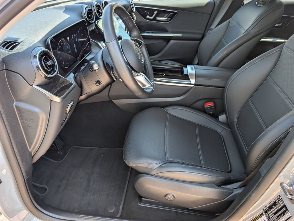 Used 2025 Mercedes-Benz GLC 350e 4MATIC image 10