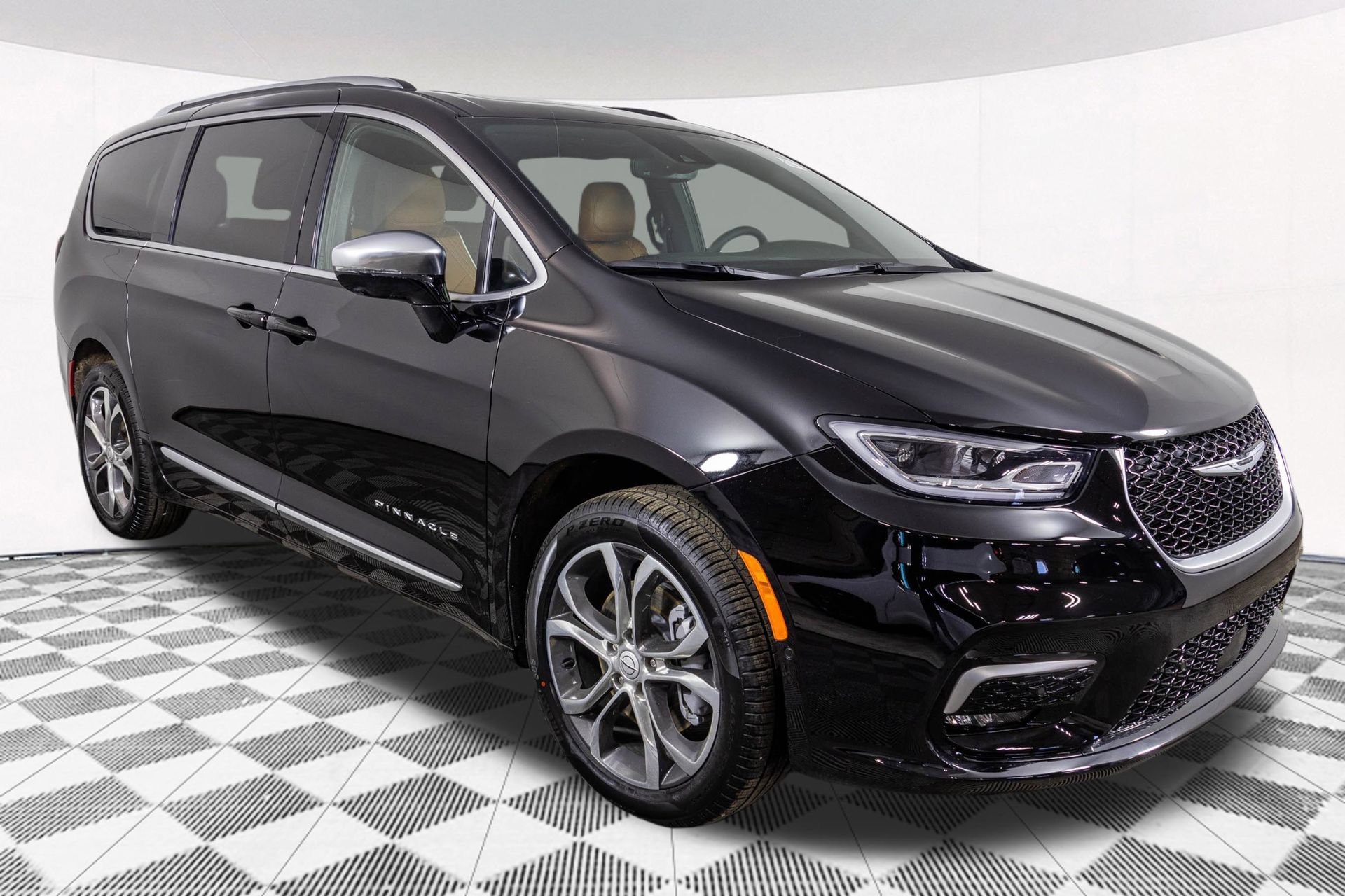 New 2026 Chrysler Pacifica Pinnacle w/ Trailer Tow Group AWD/4WD image 15