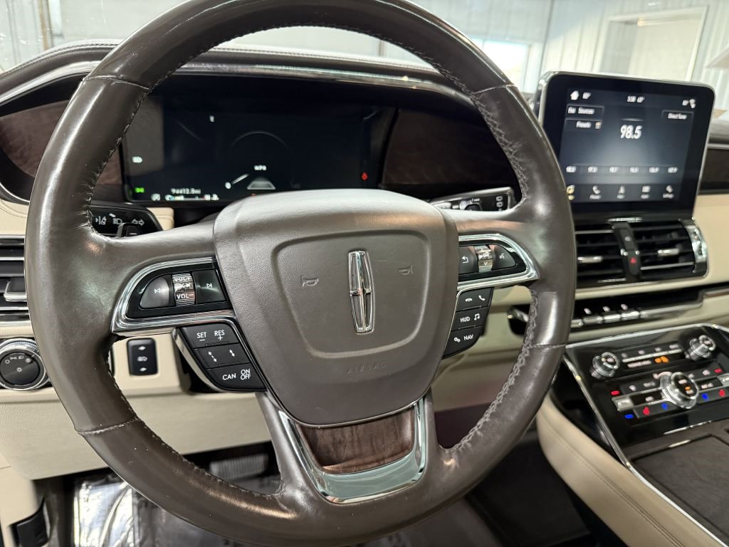 Used 2018 Lincoln Navigator L Reserve w/ Technology Package image 14