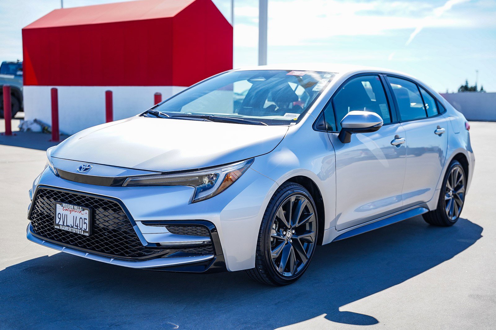 Certified 2025 Toyota Corolla SE image 3