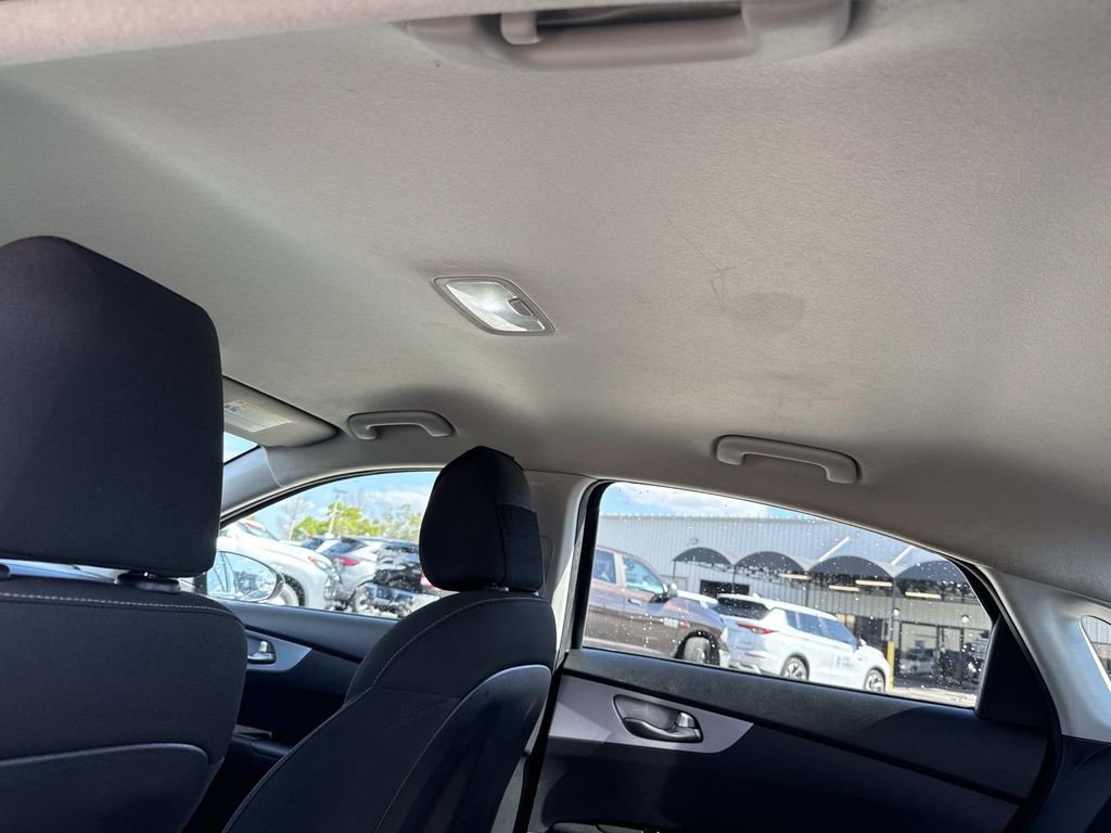 Used 2022 Kia Forte LXS image 8