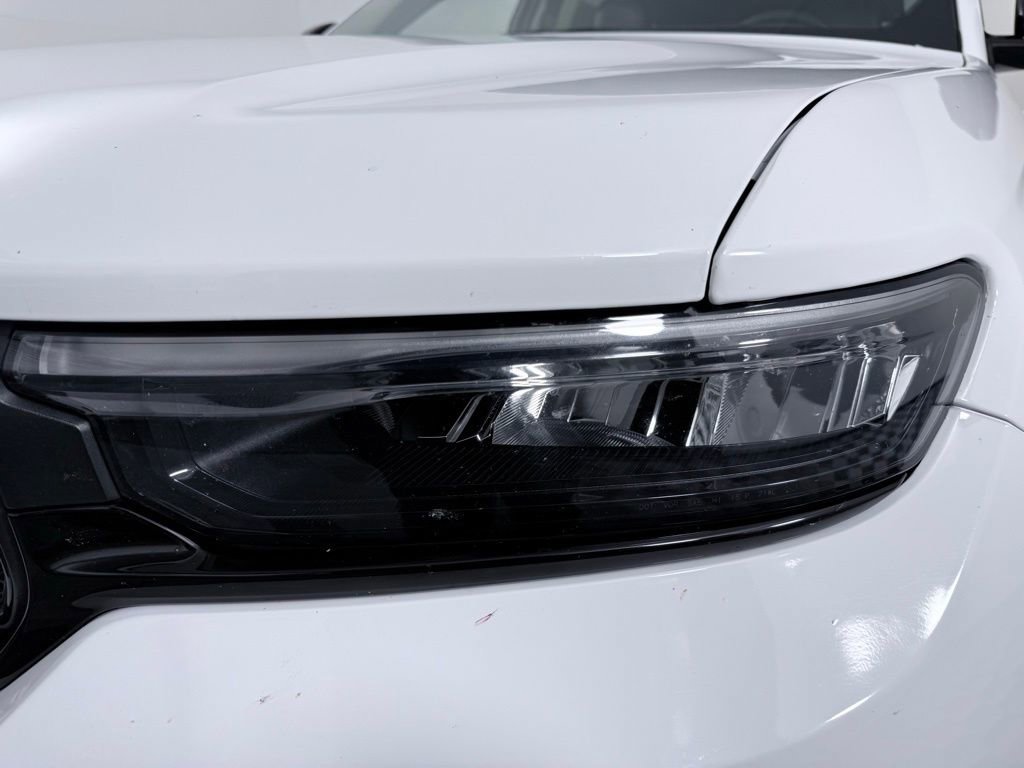 Used 2023 Jeep Grand Cherokee Limited w/ Black Appearance Package image 26