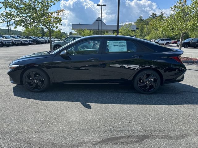 New 2026 Hyundai Elantra SEL Sport FWD image 2