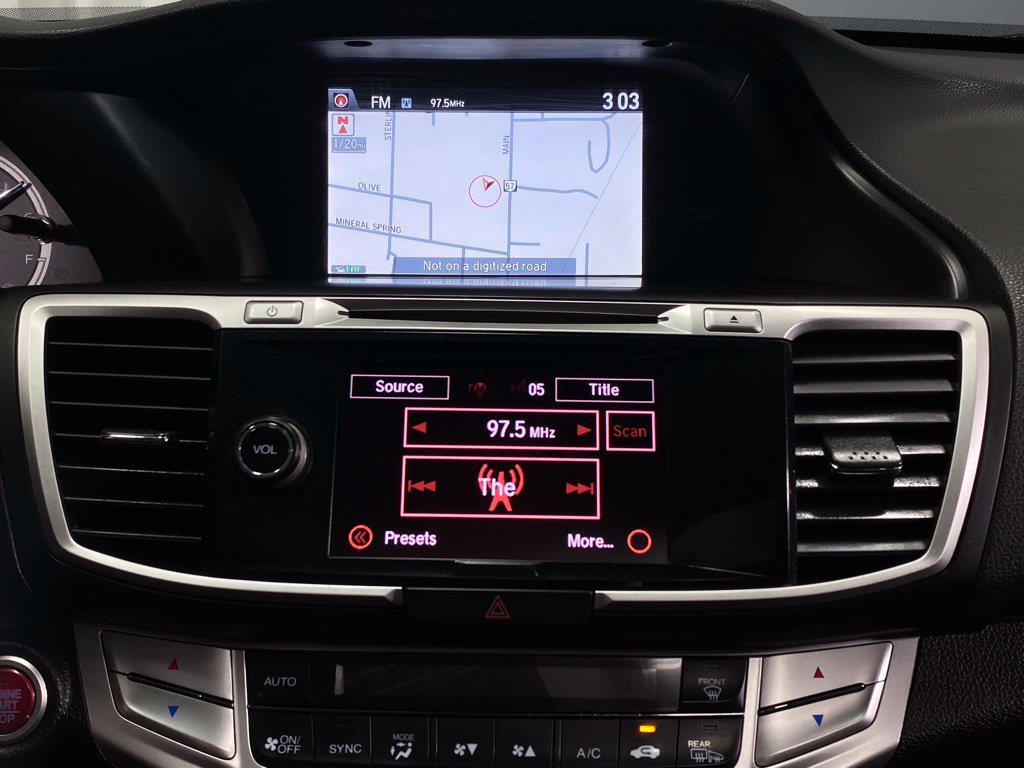 Used 2015 Honda Accord Touring image 22