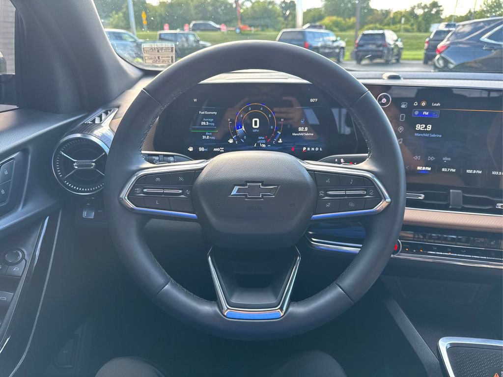 Used 2025 Chevrolet Equinox ACTIV AWD/4WD image 14