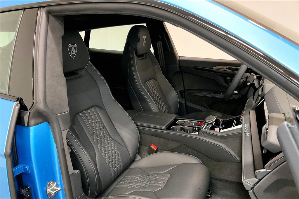 Used 2025 Lamborghini Urus SE image 14