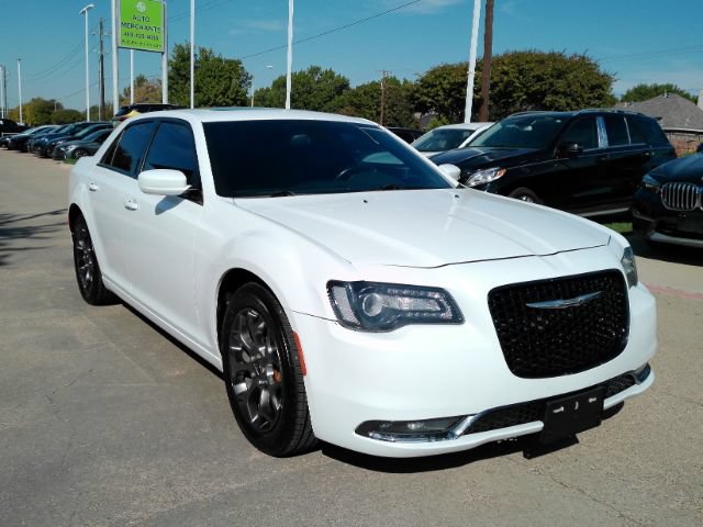 Used 2015 Chrysler 300 S AWD/4WD image 4