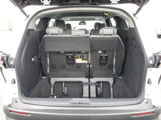 New 2026 Toyota Sienna XLE FWD image 7