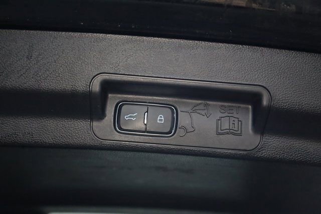 Used 2023 Ford Explorer XLT w/ Equipment Group 202A AWD/4WD image 34