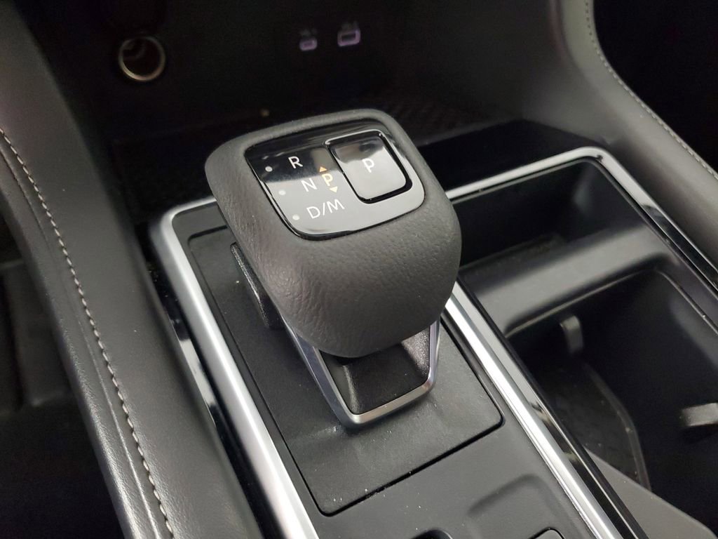 Used 2025 Nissan Pathfinder SV FWD image 18