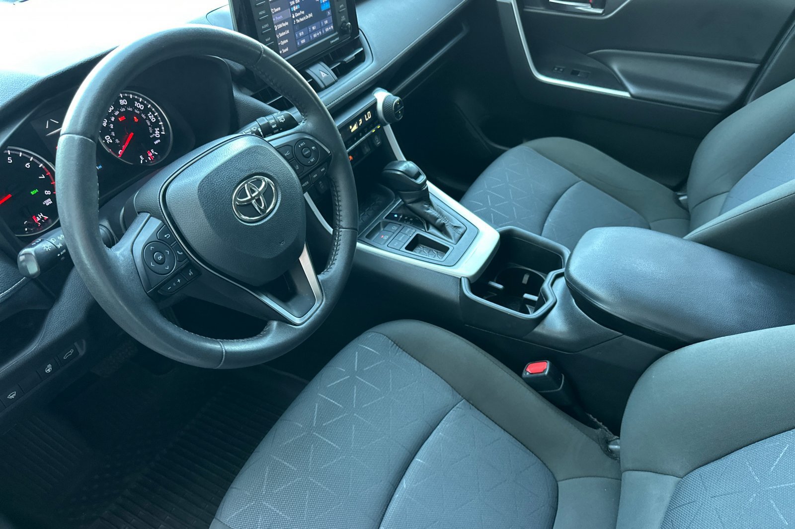 Certified 2022 Toyota RAV4 XLE w/ Convenience Package FWD image 9